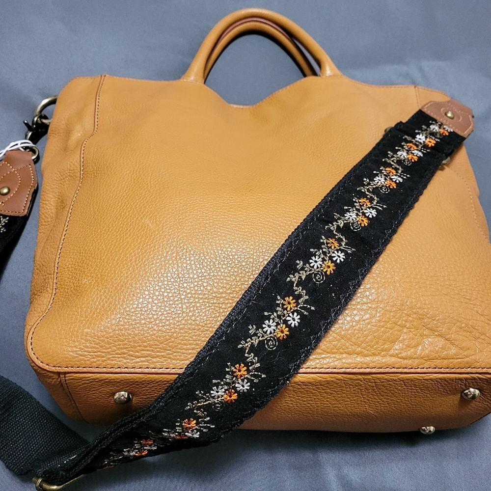Laege Leather Handbag W/Added Crossbody Strap